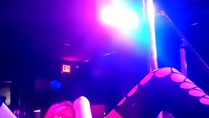 A Las Vegas stripper's solo performance in the nude on stage