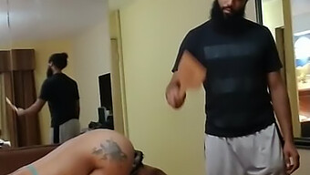 Amatör kız ev yapımı videoda anal ve şaplak atmaktan keyif alıyor